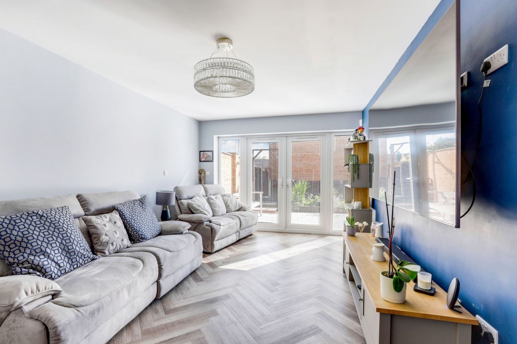 Versailles Gardens, Hucknall, NG15