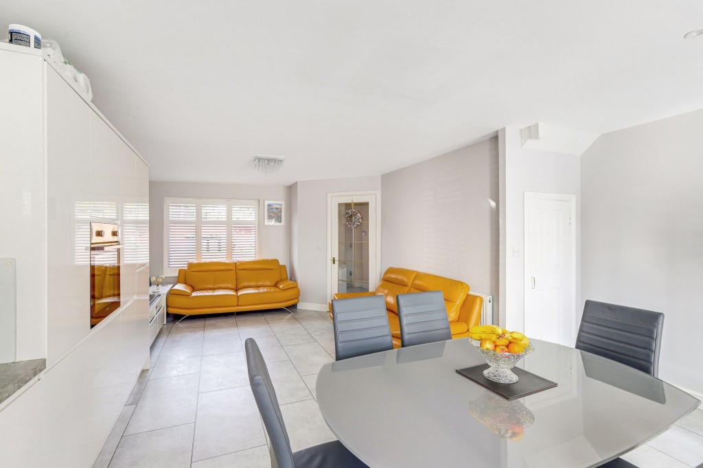 Versailles Gardens, Hucknall, NG15