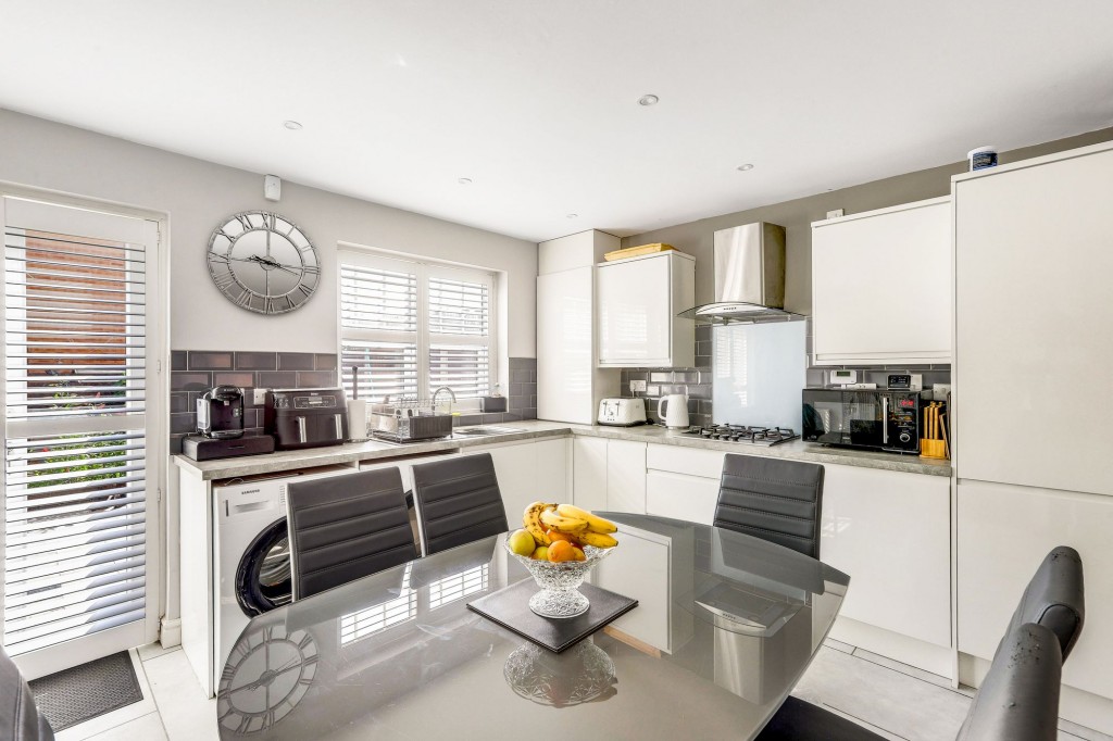 Versailles Gardens, Hucknall, NG15