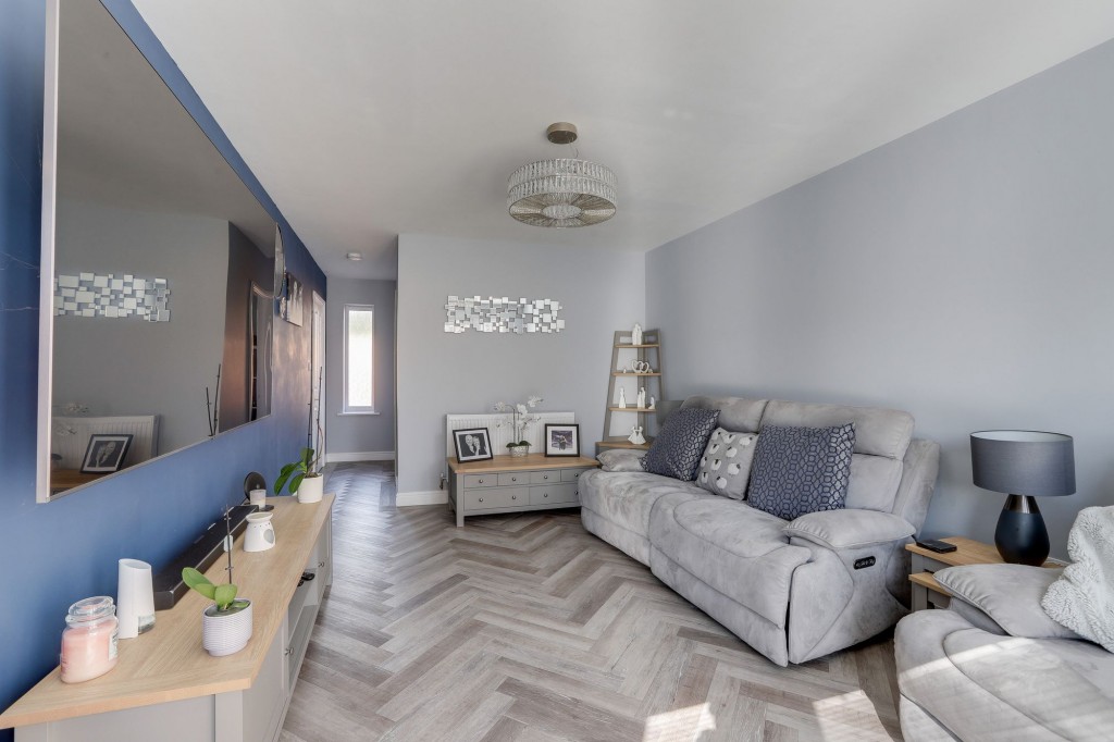 Versailles Gardens, Hucknall, NG15