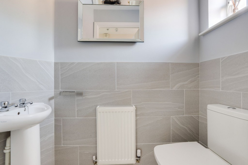 Versailles Gardens, Hucknall, NG15