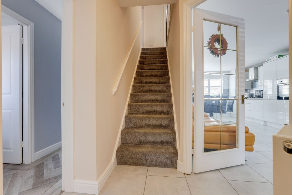 Versailles Gardens, Hucknall, NG15