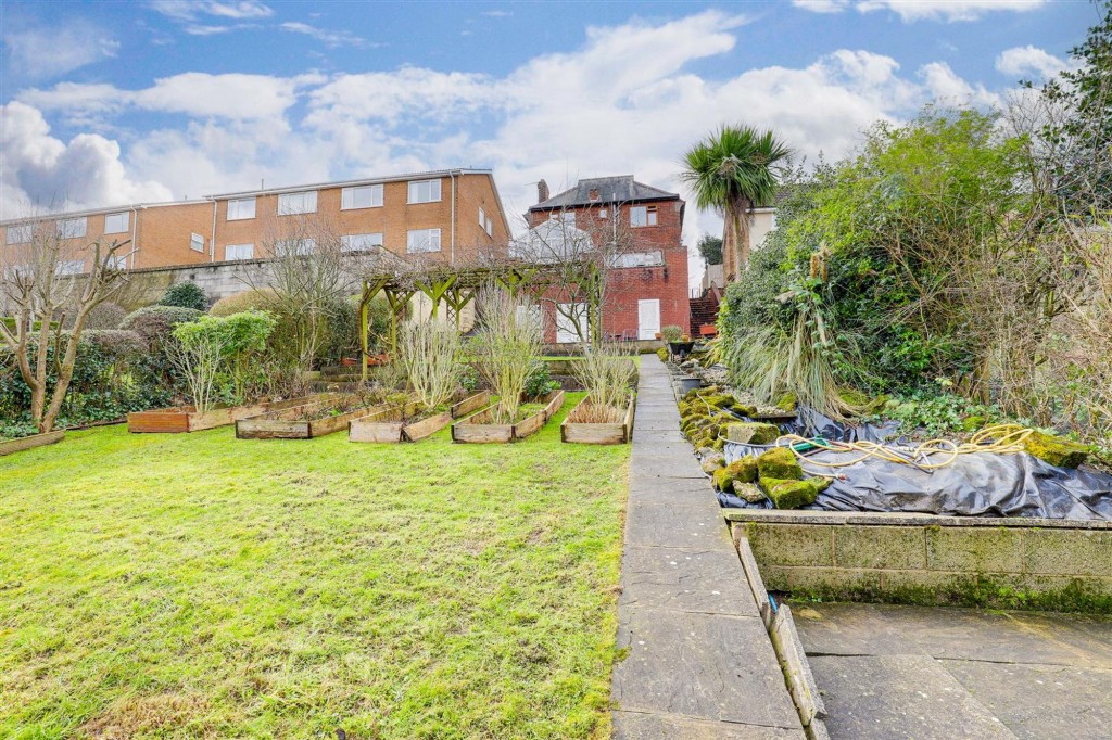 Hillview Road, Carlton, NG4