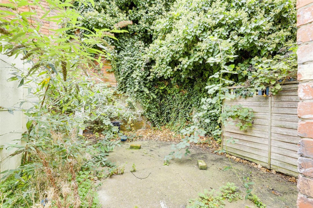 Birrell Road, Forest Fields, NG7