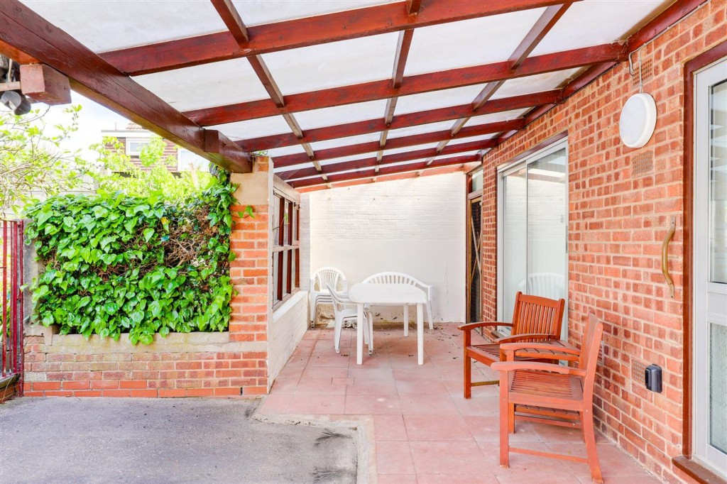 Milford Drive, Nottingham, NG3