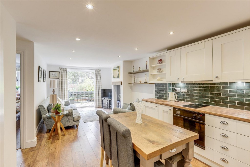 Risley, Risley Hall, DE72