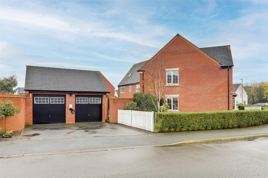 Barnard Drive, Boulton Moor, DE24