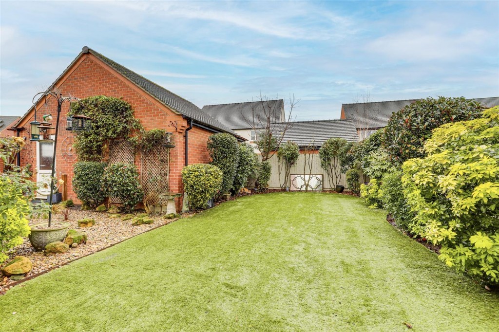 Barnard Drive, Boulton Moor, DE24