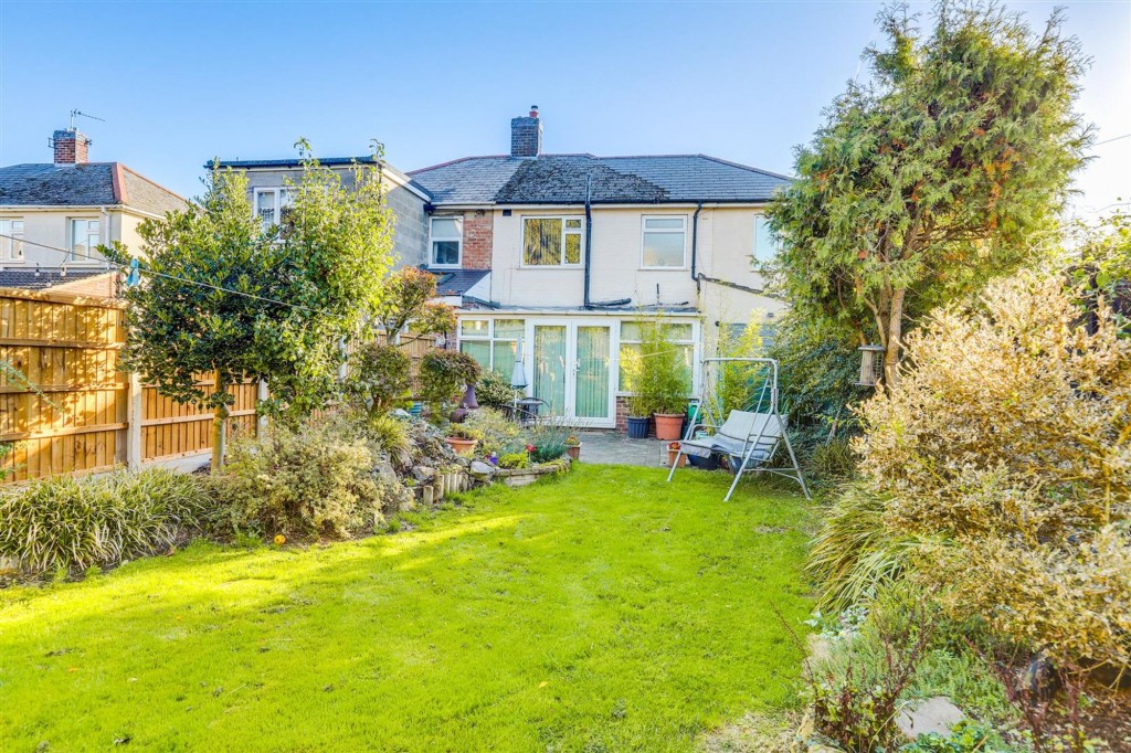 Abbots Road, Hucknall, NG15