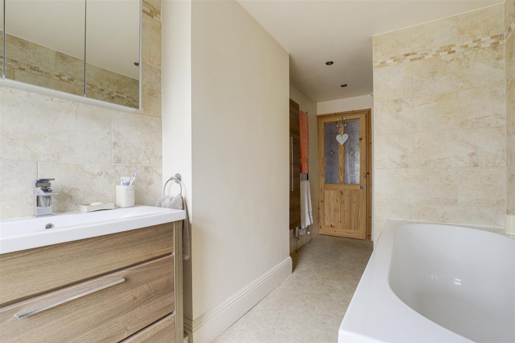 Market Street, Draycott, DE72