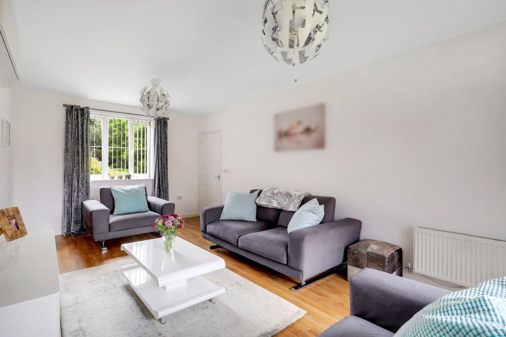 Snowdrop Close, Hucknall, NG15
