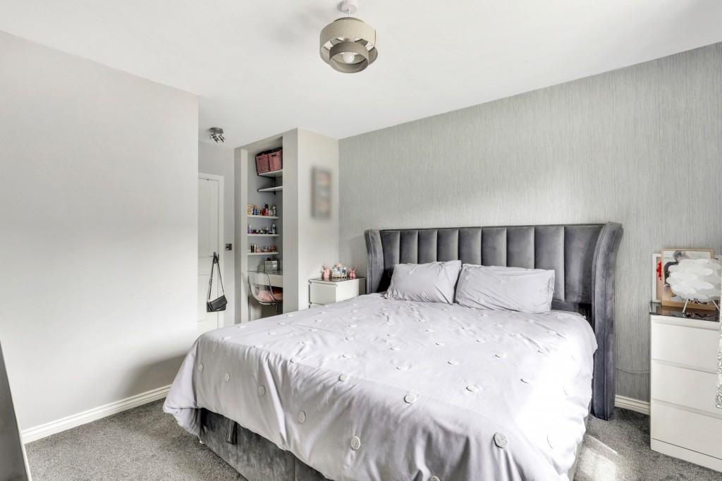 Snowdrop Close, Hucknall, NG15
