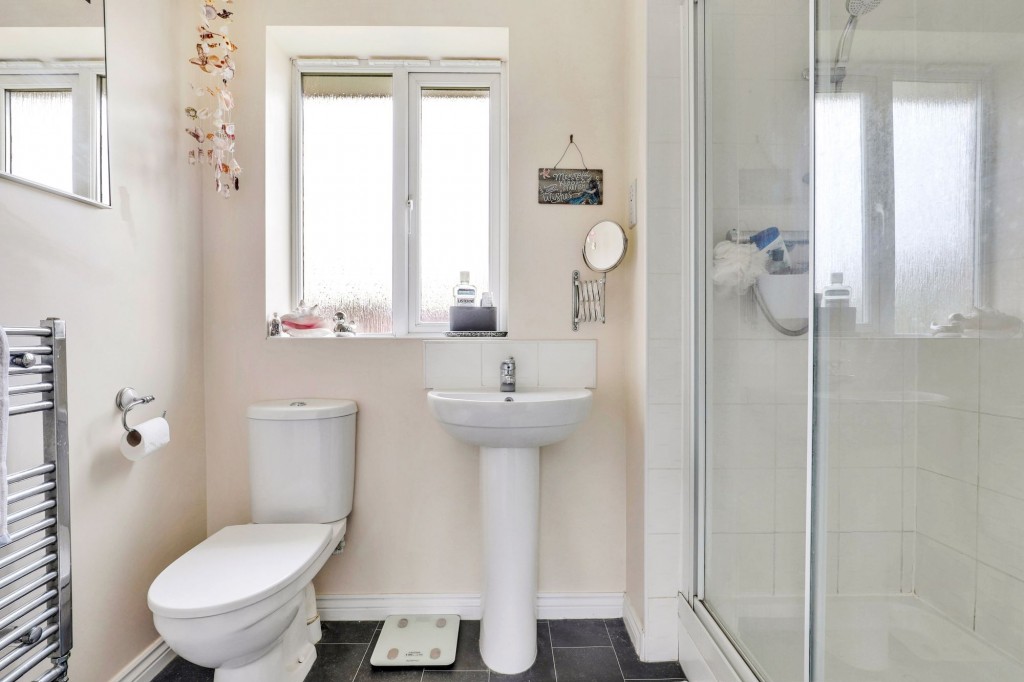 Snowdrop Close, Hucknall, NG15
