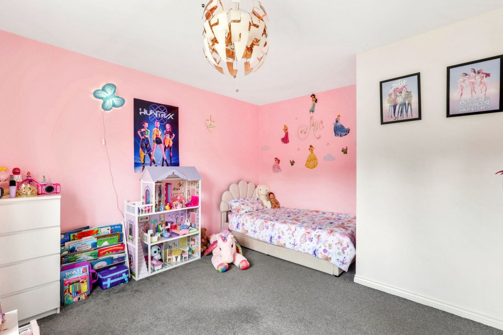 Snowdrop Close, Hucknall, NG15