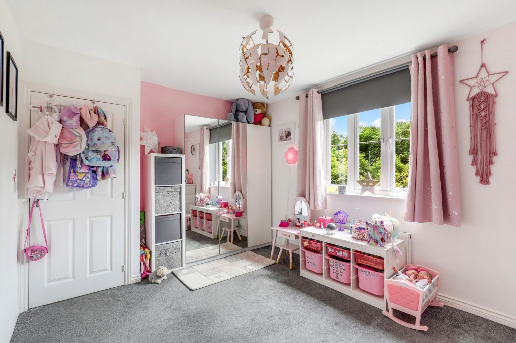 Snowdrop Close, Hucknall, NG15
