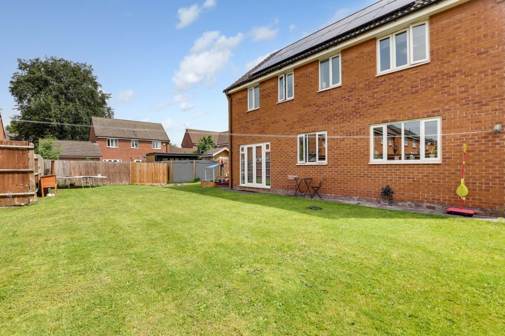 Snowdrop Close, Hucknall, NG15