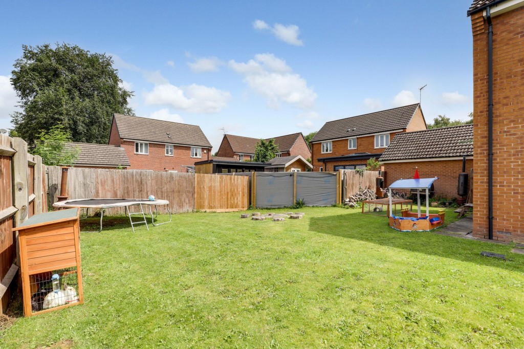 Snowdrop Close, Hucknall, NG15