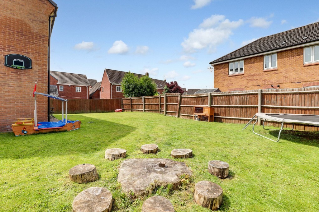 Snowdrop Close, Hucknall, NG15