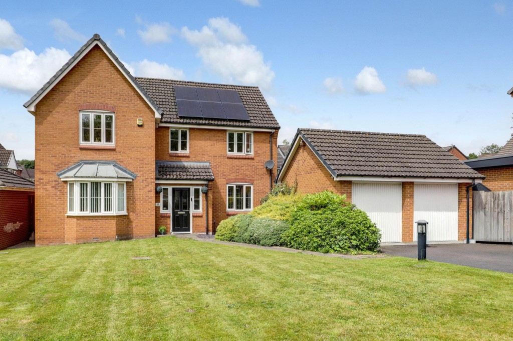 Snowdrop Close, Hucknall, NG15