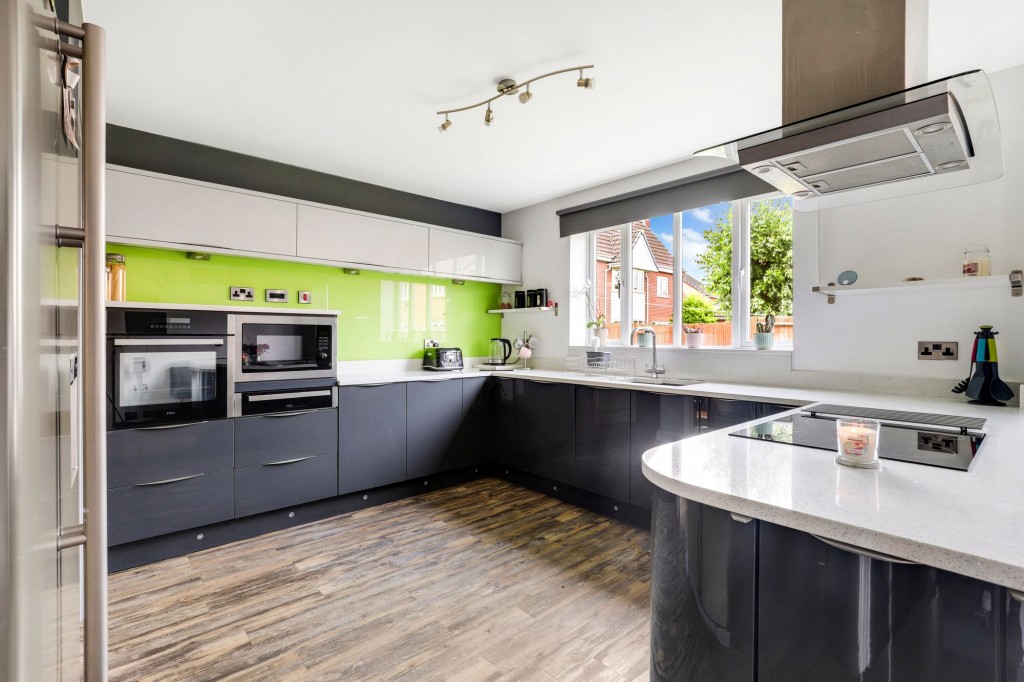 Snowdrop Close, Hucknall, NG15