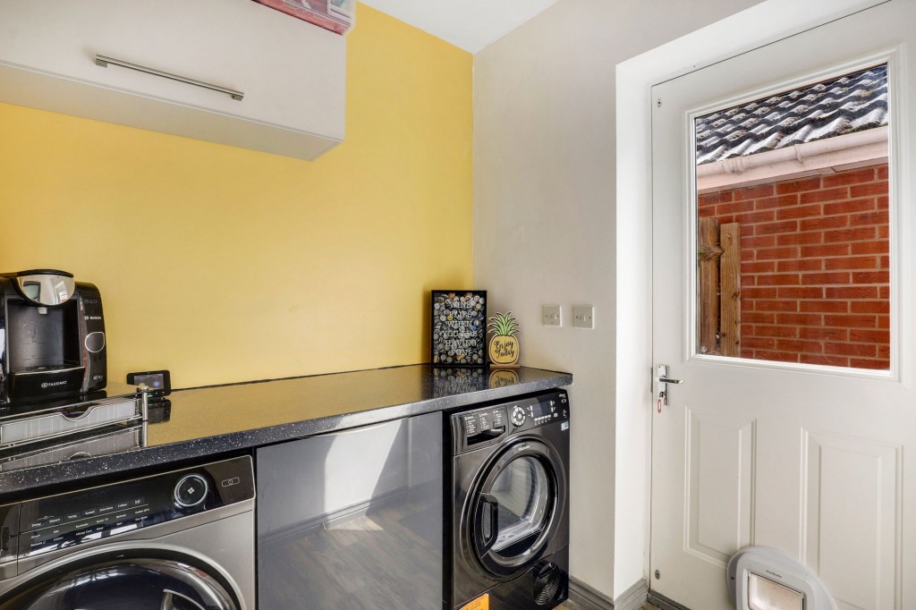 Snowdrop Close, Hucknall, NG15