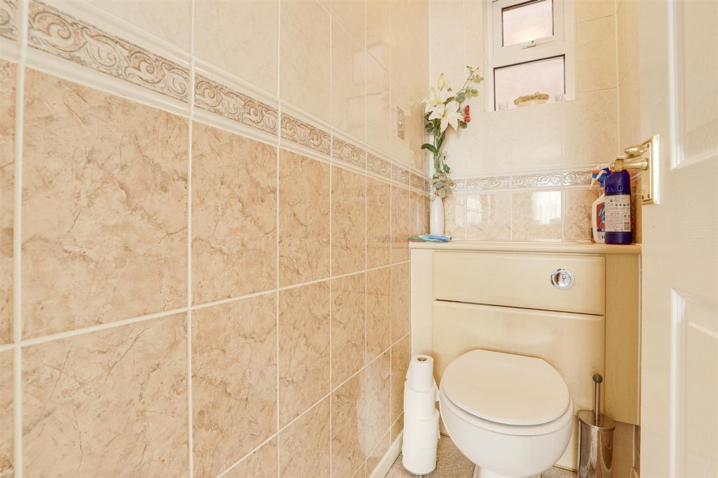 Jumelles Drive, Calverton, NG14