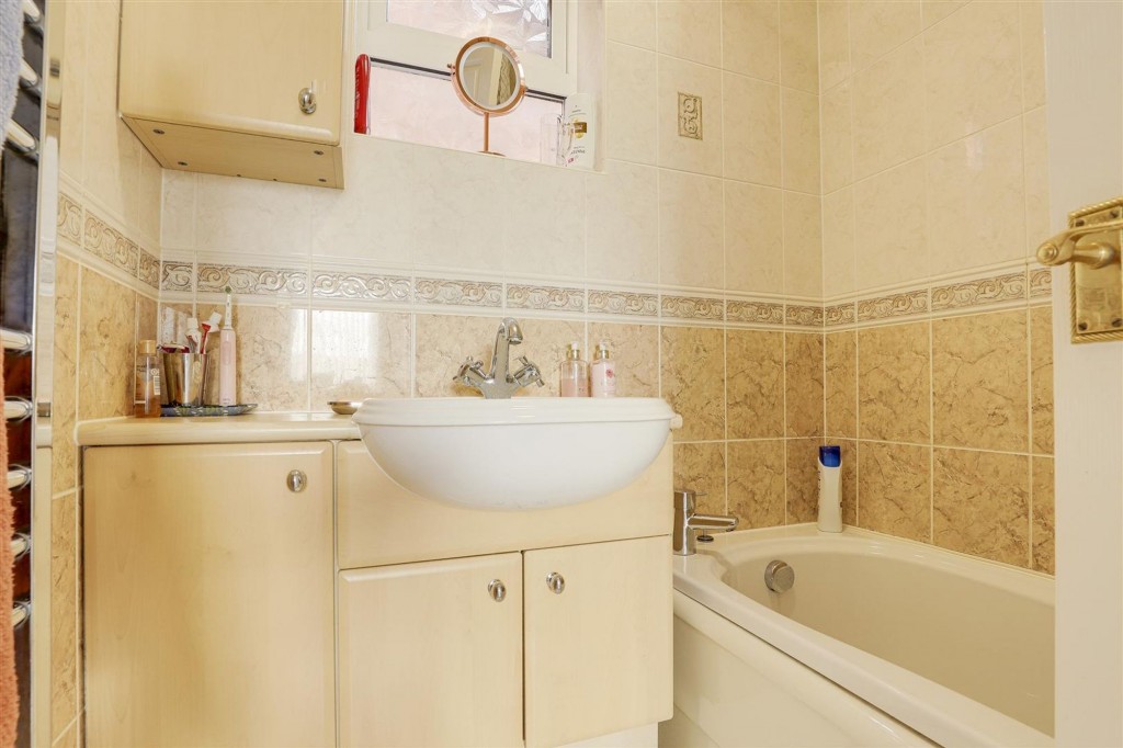 Jumelles Drive, Calverton, NG14