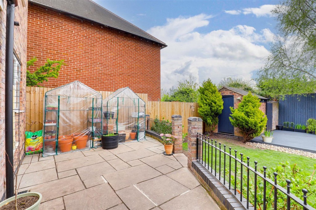 Cedarland Crescent, Nuthall, NG16