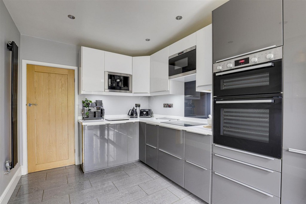 Cedarland Crescent, Nuthall, NG16