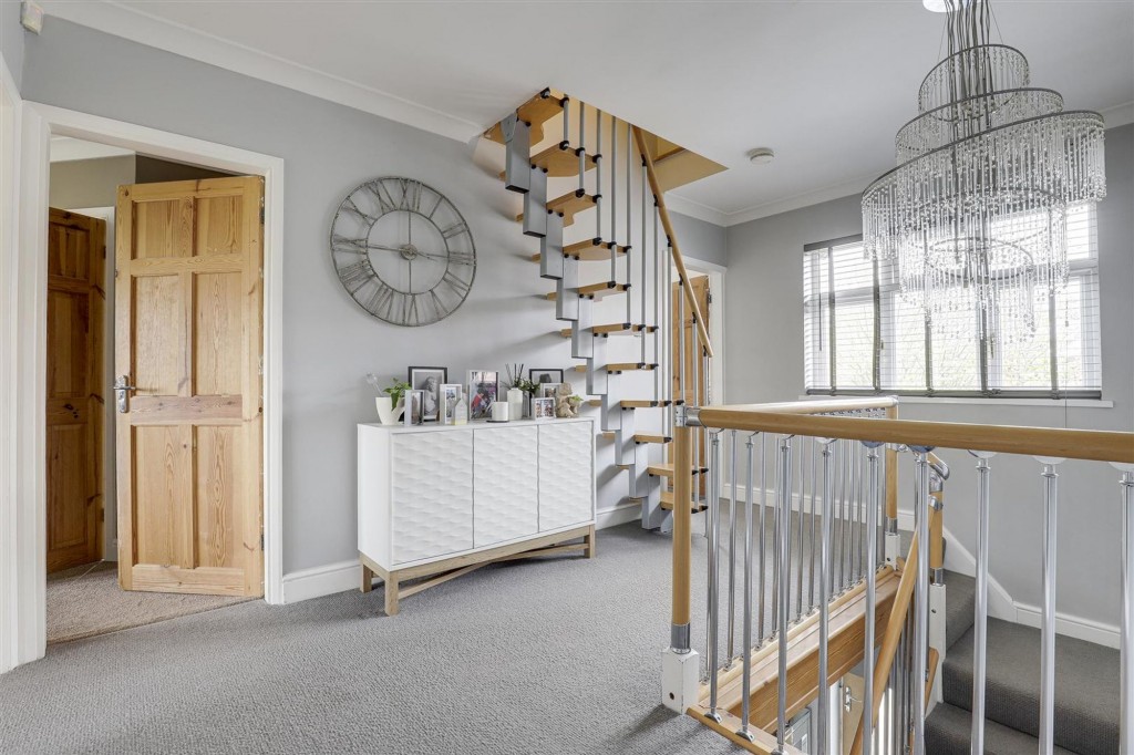 Cedarland Crescent, Nuthall, NG16