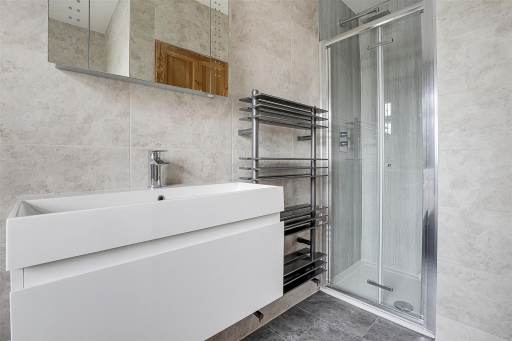 Cedarland Crescent, Nuthall, NG16