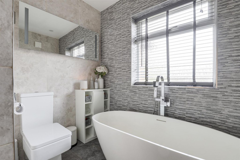 Cedarland Crescent, Nuthall, NG16