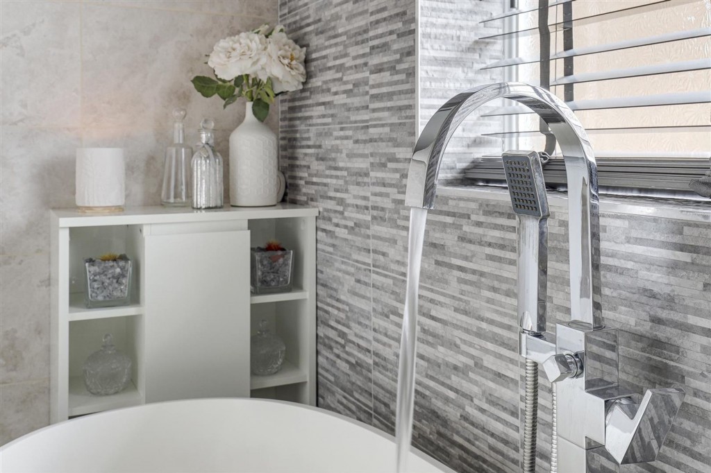 Cedarland Crescent, Nuthall, NG16