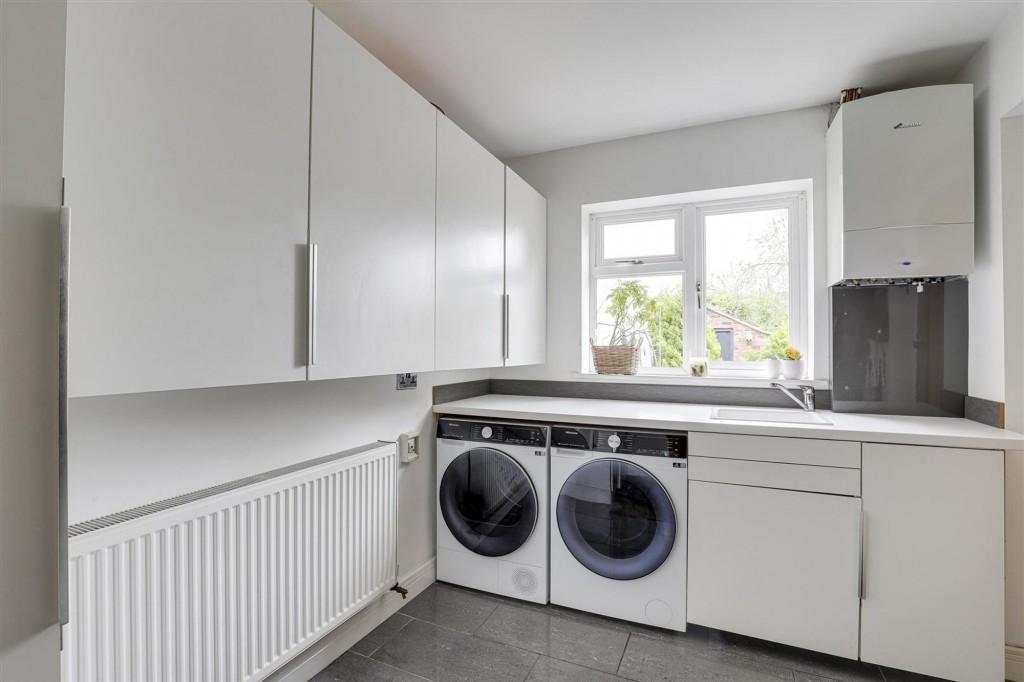 Cedarland Crescent, Nuthall, NG16