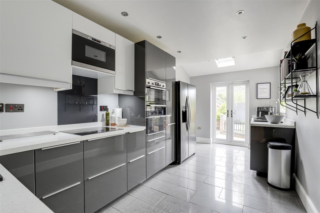 Cedarland Crescent, Nuthall, NG16