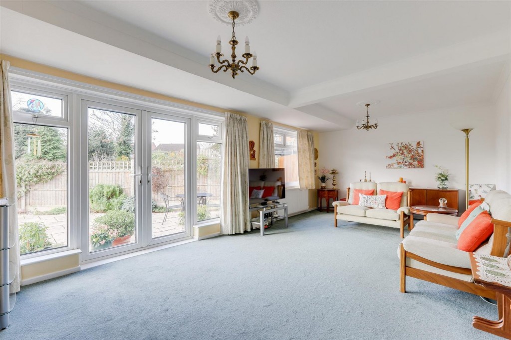 Elmswood Gardens, Nottingham, NG5