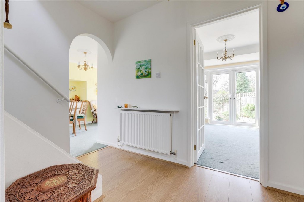 Elmswood Gardens, Nottingham, NG5