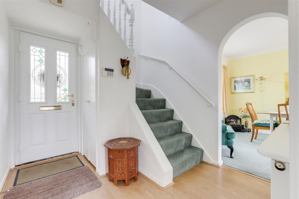 Elmswood Gardens, Nottingham, NG5