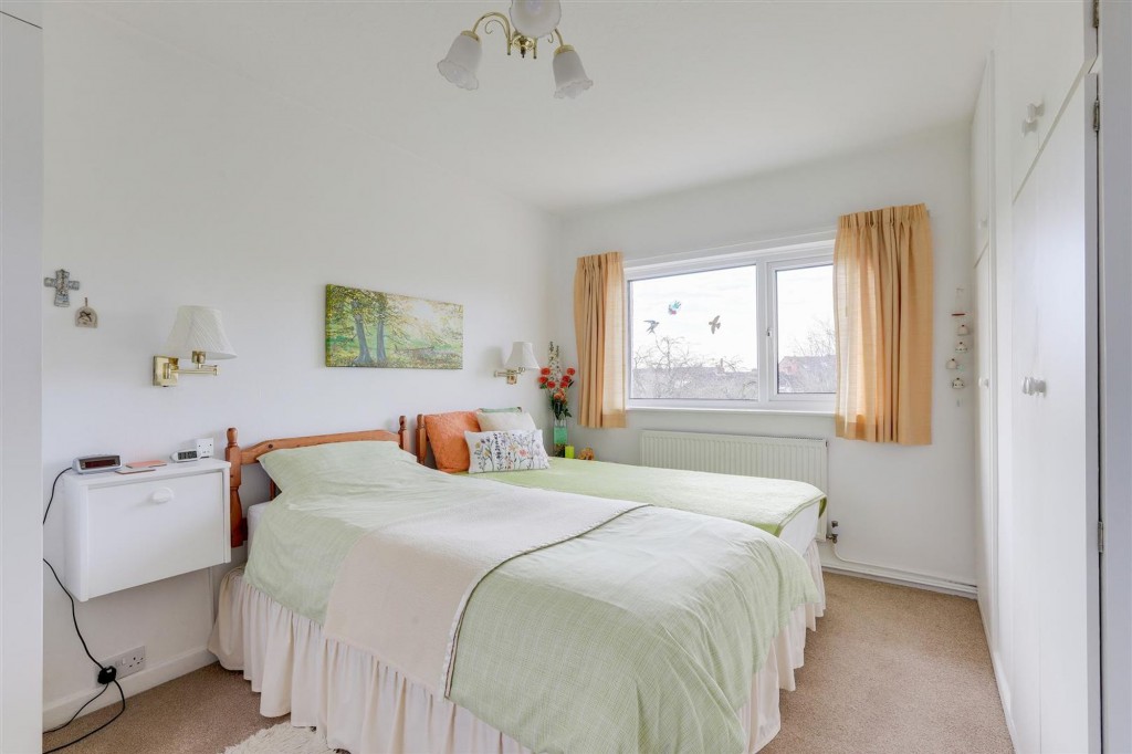 Elmswood Gardens, Nottingham, NG5