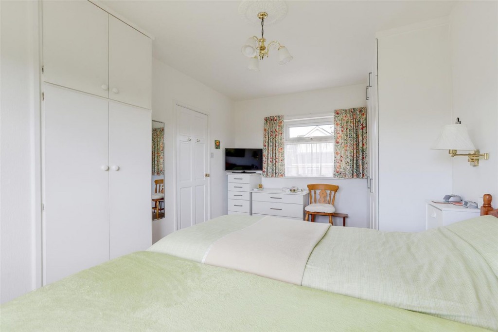 Elmswood Gardens, Nottingham, NG5