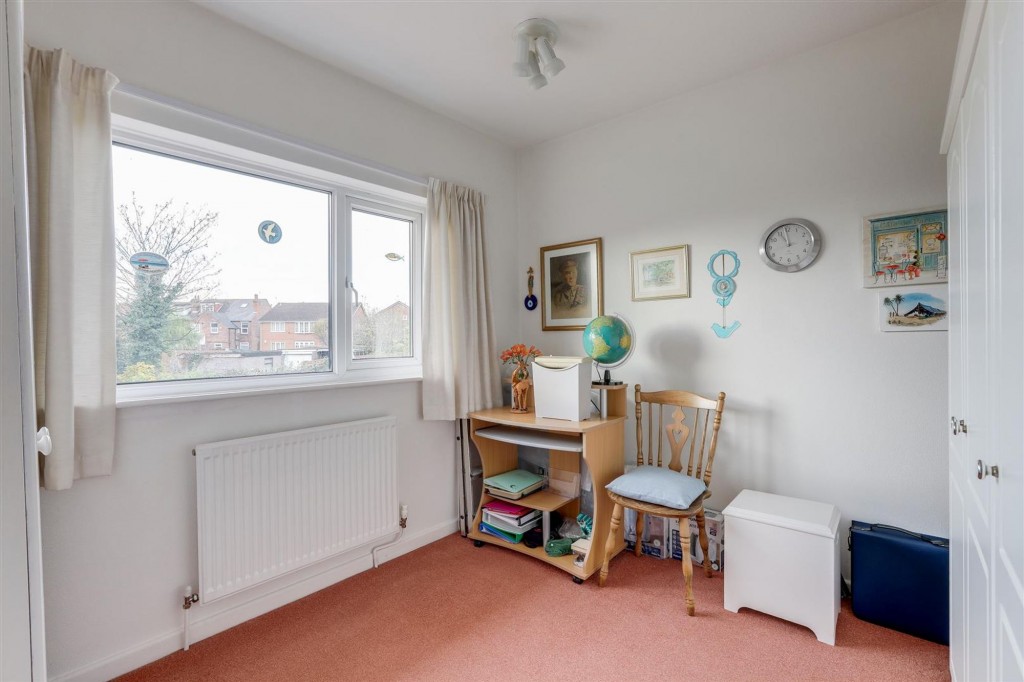 Elmswood Gardens, Nottingham, NG5