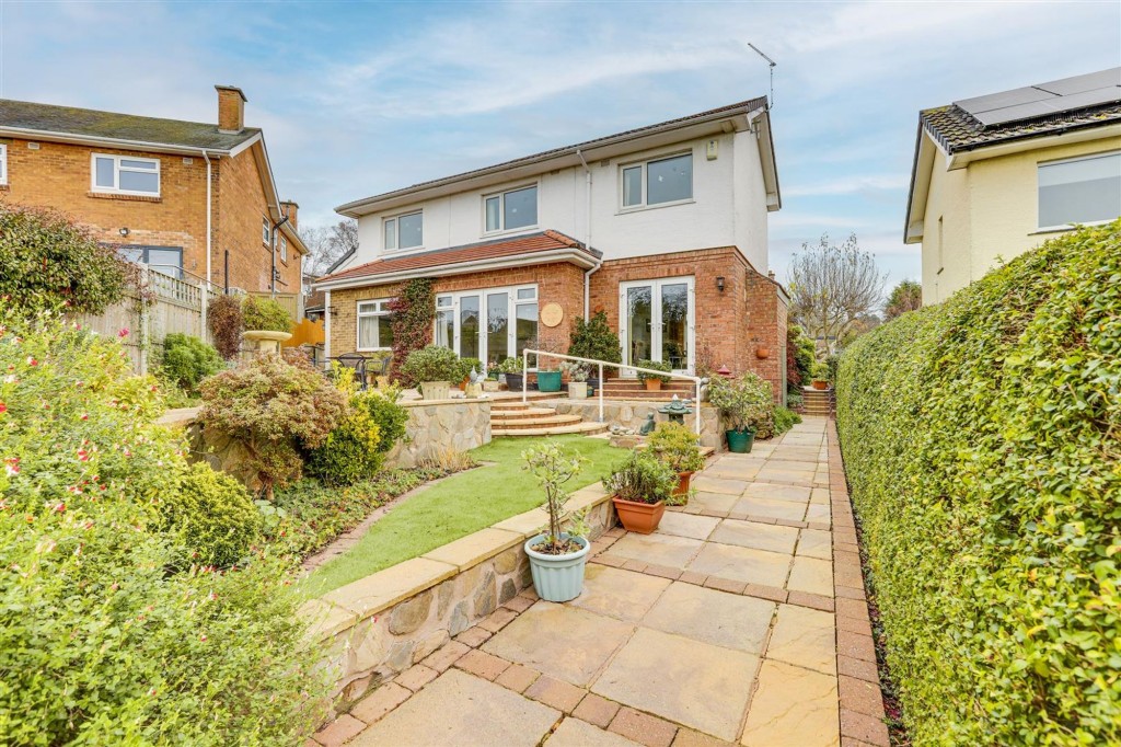 Elmswood Gardens, Nottingham, NG5