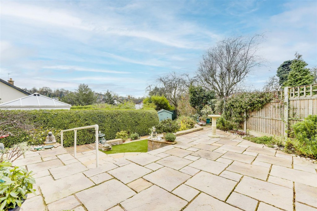 Elmswood Gardens, Nottingham, NG5