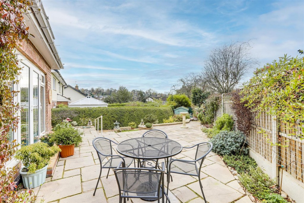 Elmswood Gardens, Nottingham, NG5