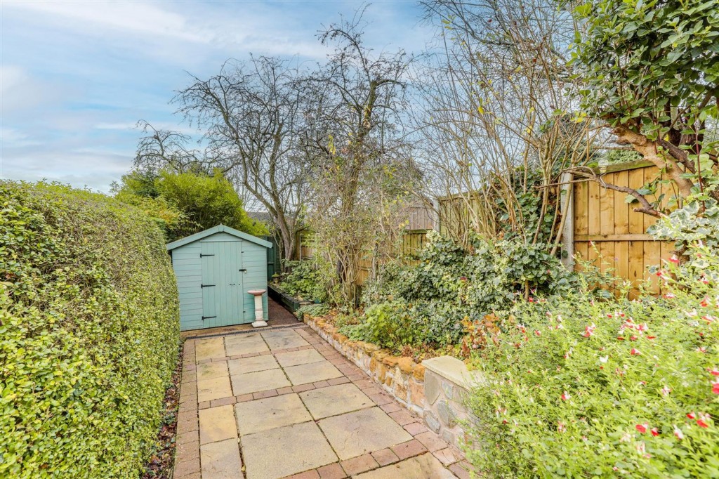 Elmswood Gardens, Nottingham, NG5