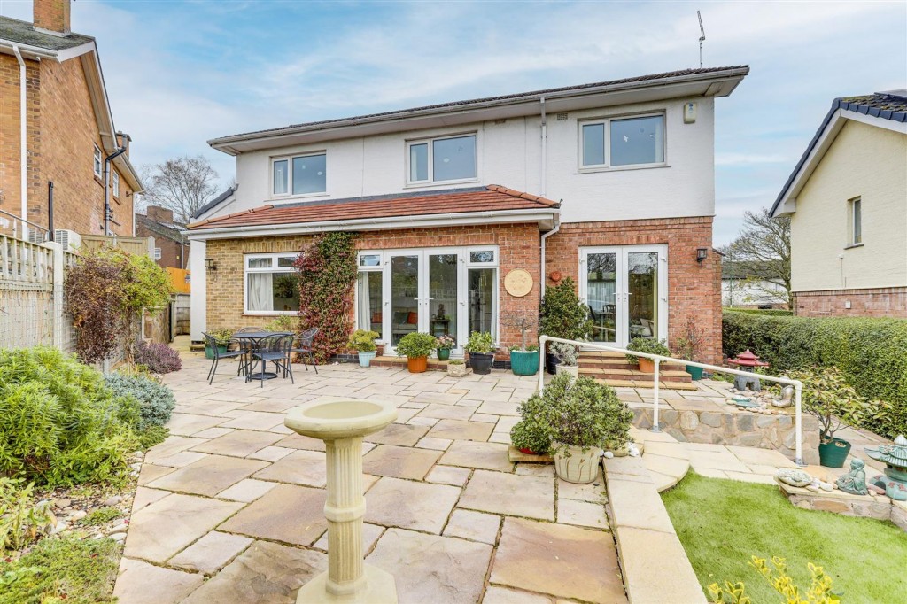 Elmswood Gardens, Nottingham, NG5