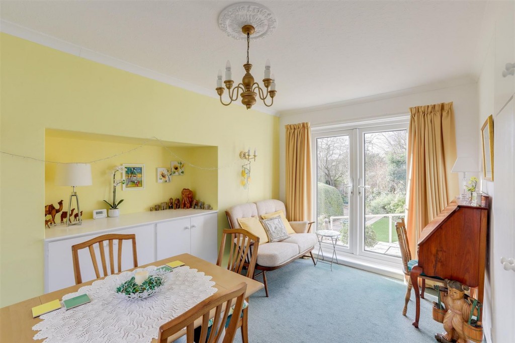 Elmswood Gardens, Nottingham, NG5