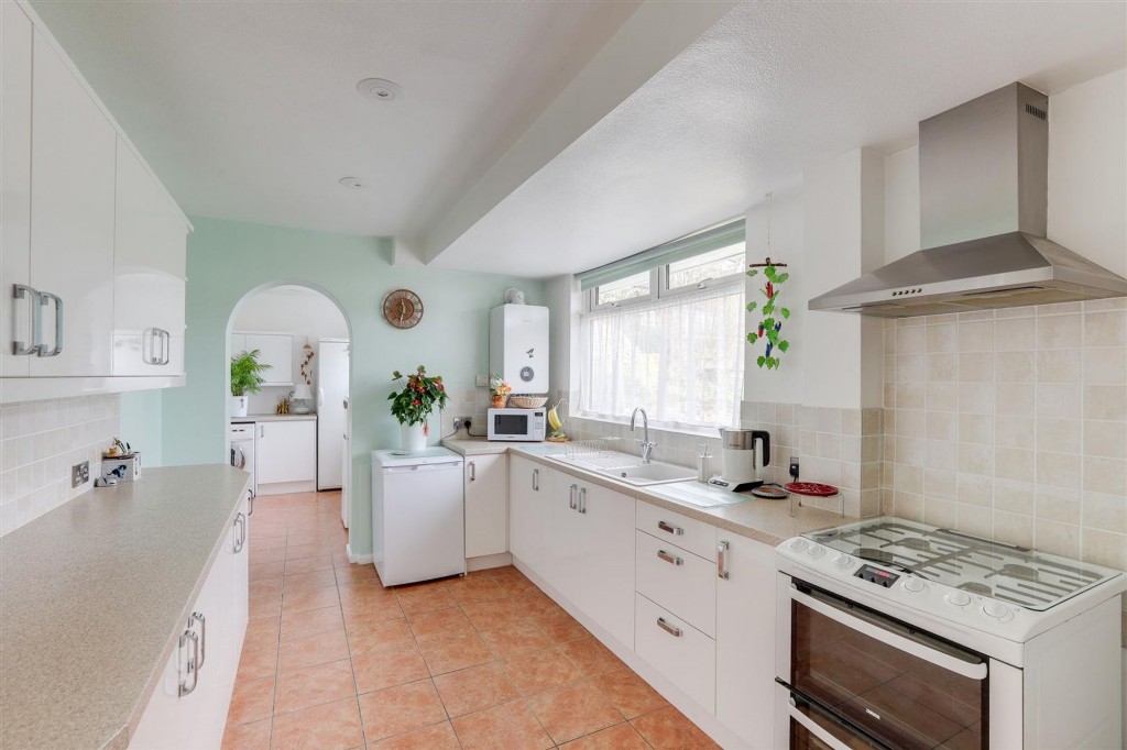 Elmswood Gardens, Nottingham, NG5