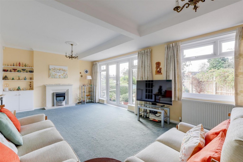 Elmswood Gardens, Nottingham, NG5