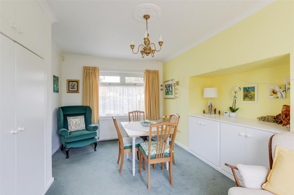 Elmswood Gardens, Nottingham, NG5